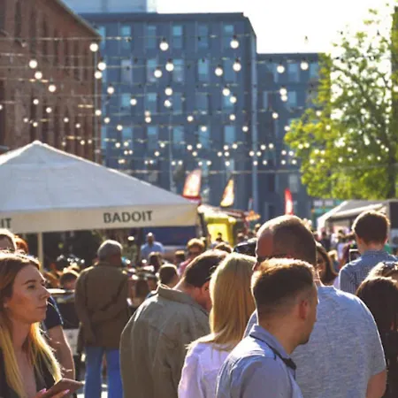 Hollywood Kosciuszki ウッチ