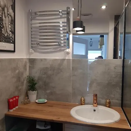 Hollywood Kosciuszki Apartment