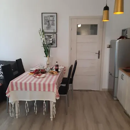 Hollywood Kosciuszki Apartment *