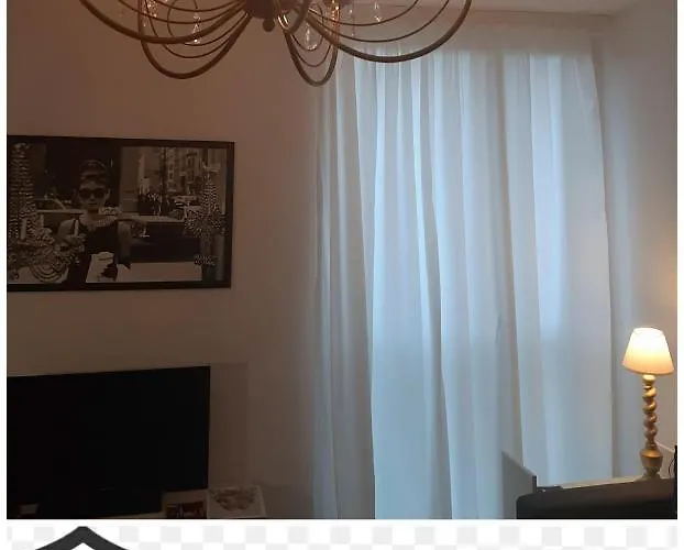 Hollywood Kosciuszki * وودج