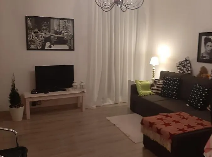 Hollywood Kosciuszki アパート