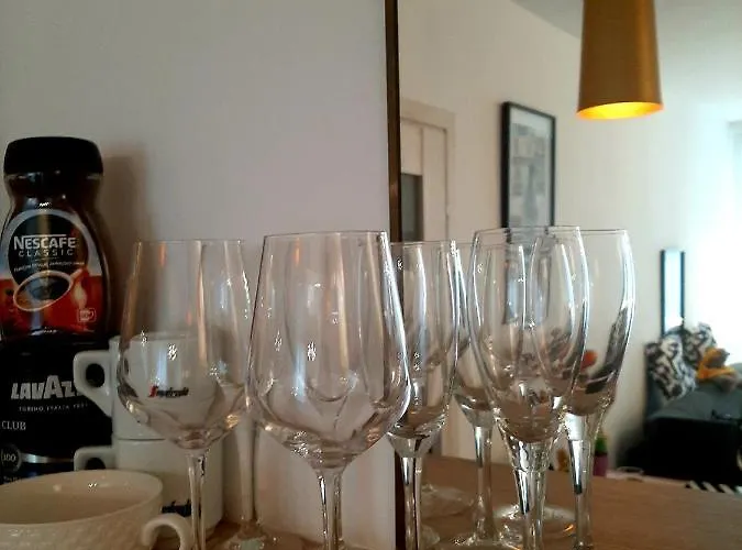 Hollywood Kosciuszki * وودج